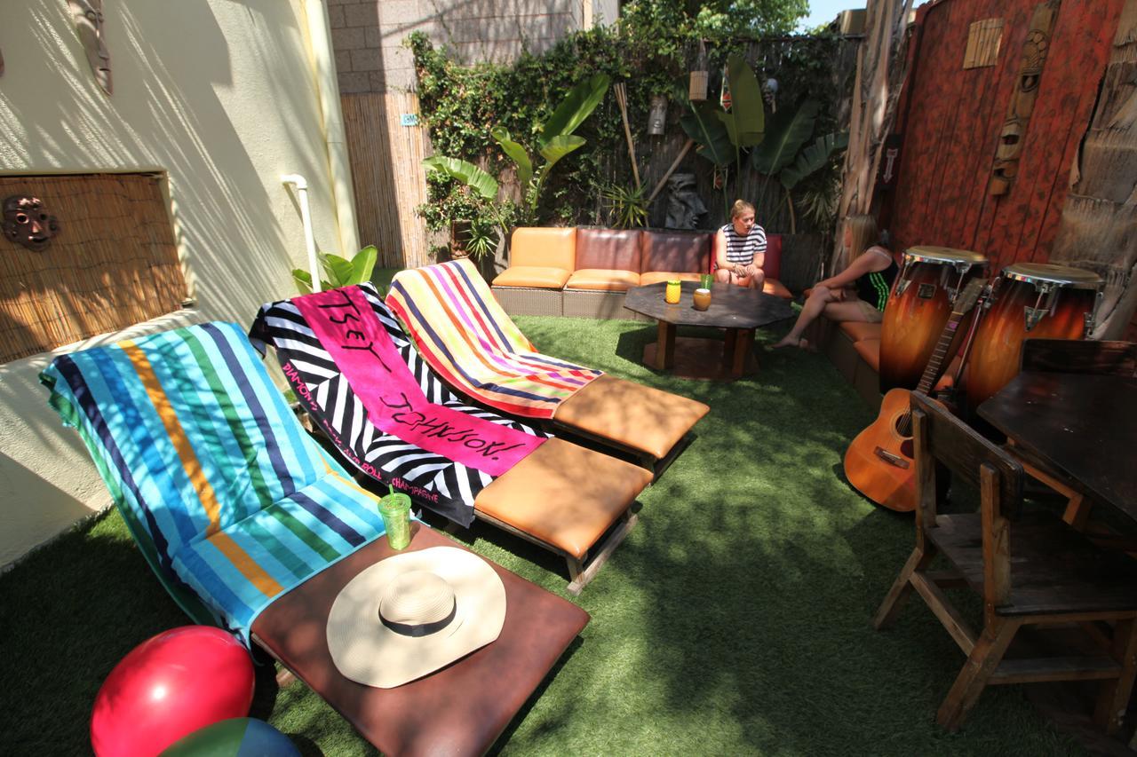 Hostal Banana Hollywood & *